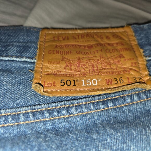 Brand New Men's Levi's 150th Anniversary 501 Jeans(W36L32) - Picture 6 of 9